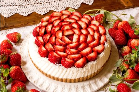 特選 ホワイトチョコクリームと“紅ほっぺ”のタルト